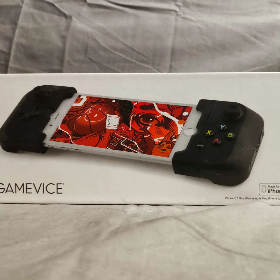 GAMEVICE FOR IPHONE HANDHELD GAMING CONTROLLER – BOXED