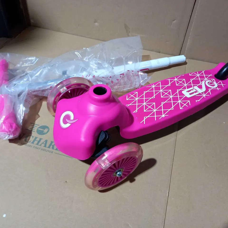 EVO LIGHT UP MOVE N GROOVE SCOOTER PINK RRP £29.99