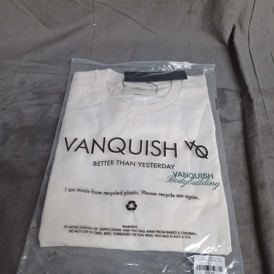 BAGGED VANQUISH FITNESS STRENGTH OVERSIZED TEE IN VINTAGE WHITE SIZE M