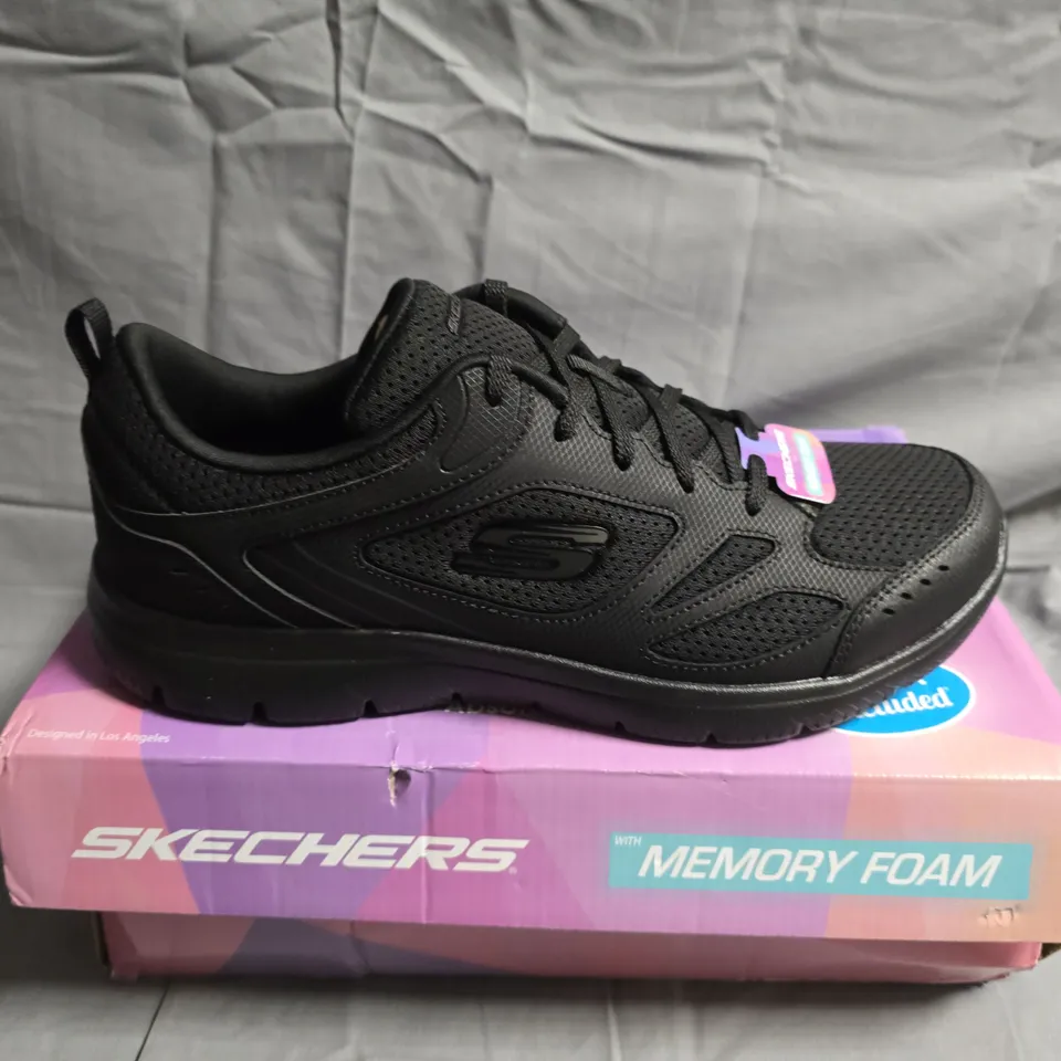 BOXED PAIR OF SKECHERS TRAINERS IN BLACK - UK SIZE 8