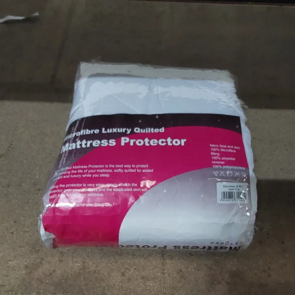 BAGGED FITTED MATTRESS PROTECTOR // SIZE: SUPERKING 