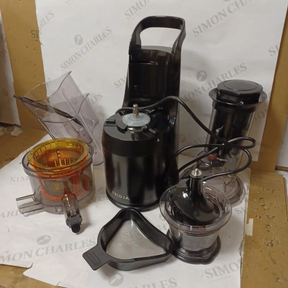 FRIDJA MASTICATING JUICER - BLACK (F1900)