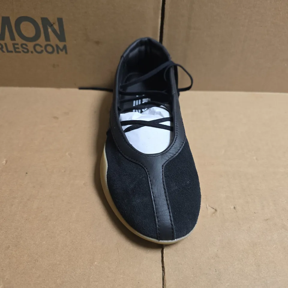 PAIR OF ADIDAS TAEKWONDO MEI BALLET SHOES IN BLACK SIZE UK 6