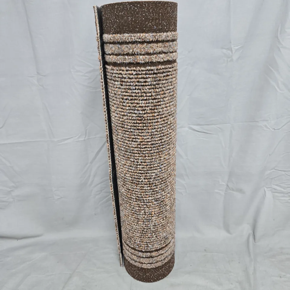 APPROXIMATELY 10 MIXED ITEMS INCLUDING:MARBLE LOOK BIN, CARPET ROLL AND PACK OF DOORMATS