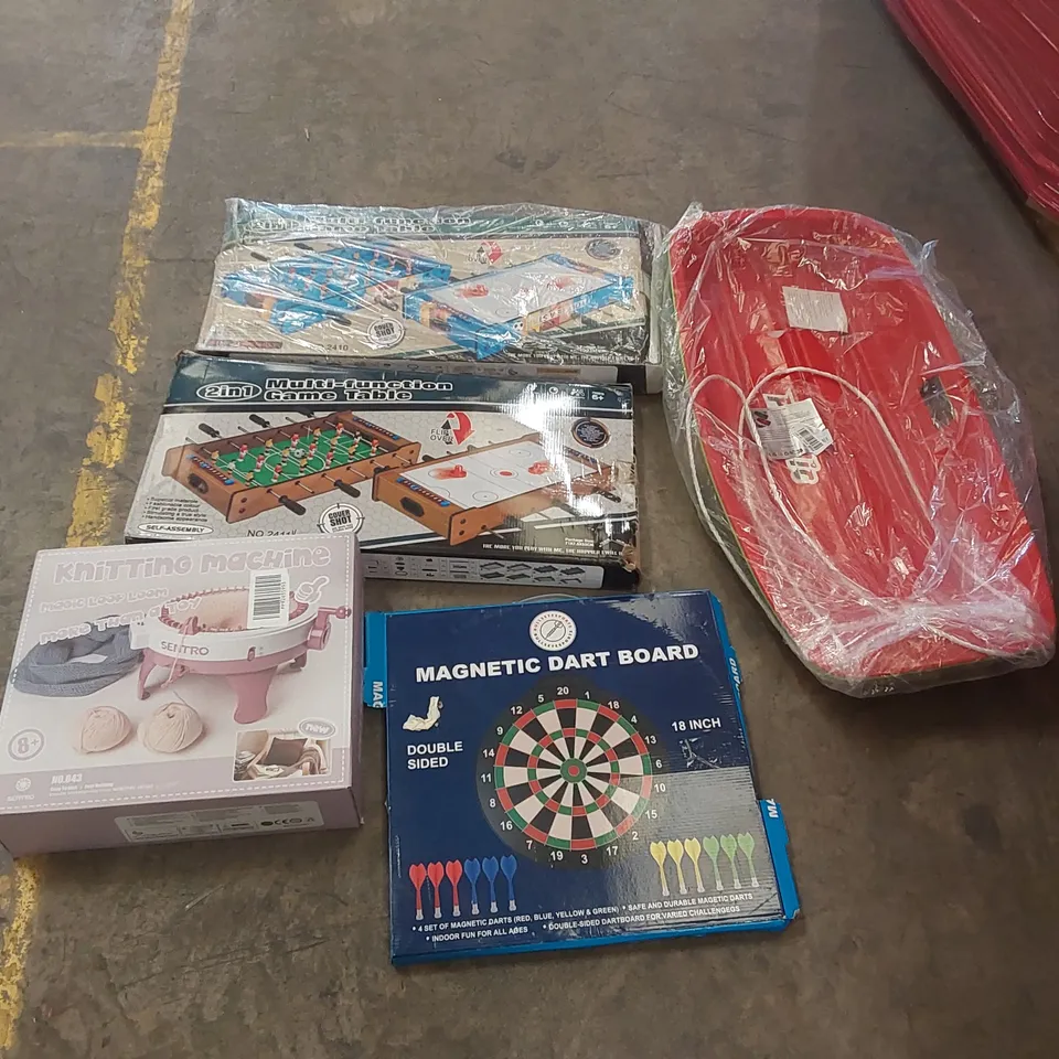 PALLET OF ASSORTED ITEMS INCLUDING: MULTIFUNCTIONAL GAMES TABLES, SLEDS, KNITTING MACHINE, MAGNETIC DART BOARD ECT