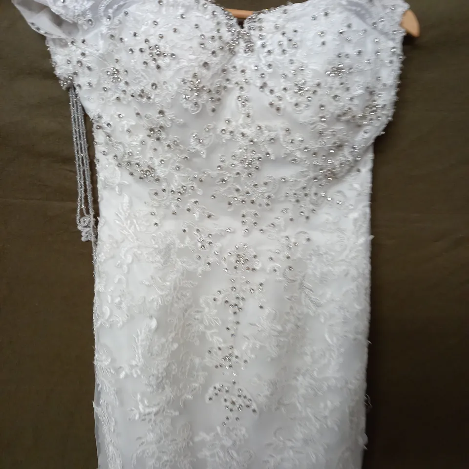 IVORY EMBELLISHED WEDDING DRESS - SIZE UNSPECIFIED