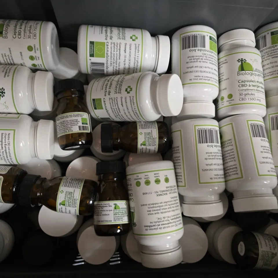 APPROXIMATELY 20 ASSORTED ITEMS TO INCLUDE CBD GEL CAPSULES, ETC