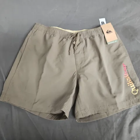 QUIKSILVER MEN'S BEIGE SWIM SHORTS – SIZE M