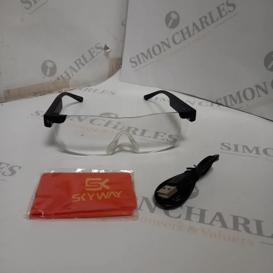 BOXED SKYWAY MAGNIFYING GLASSES WITH LIGHT. 