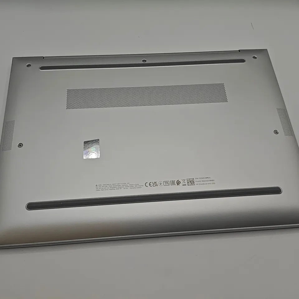 HP ELITEBOOK 840 G110 INTEL EVO 5 LAPTOP IN SILVER WITH HP LAPTOP BAG