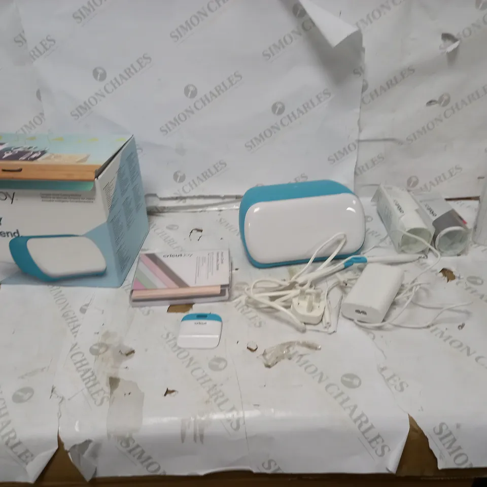 BOXED CRICUT JOY STARTER BUNDLE