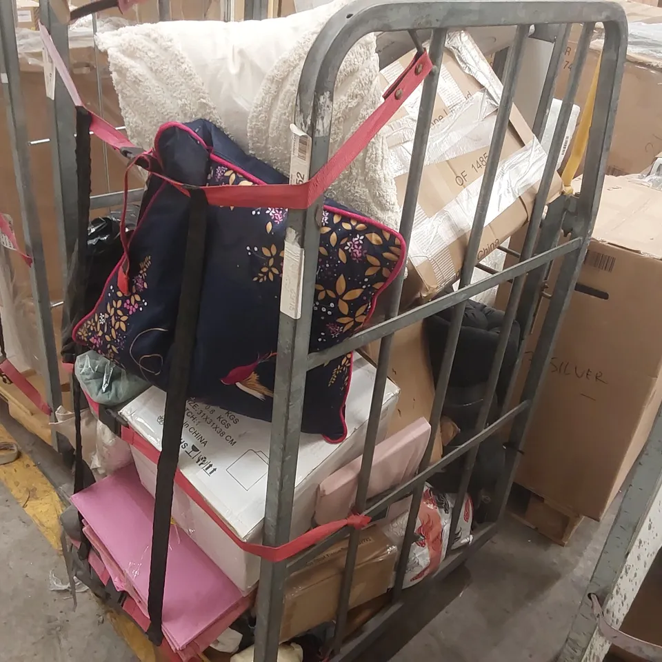 CAGE CONTAINING ASSORTED HOMEWARE ITEMS/FURNITURE PARTS ECT // CAGE NOT INCLUDED 