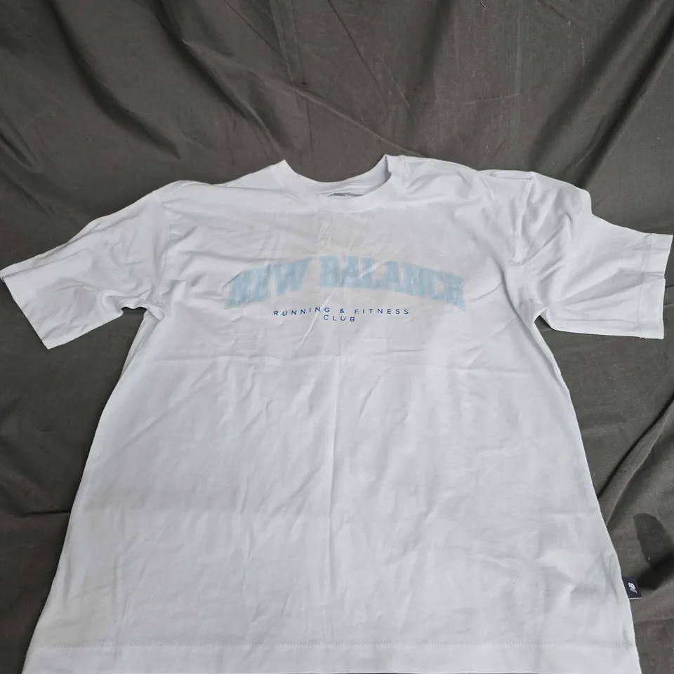 NEW BALANCE TSHIRT IN WHITE/BLUE SIZE XS