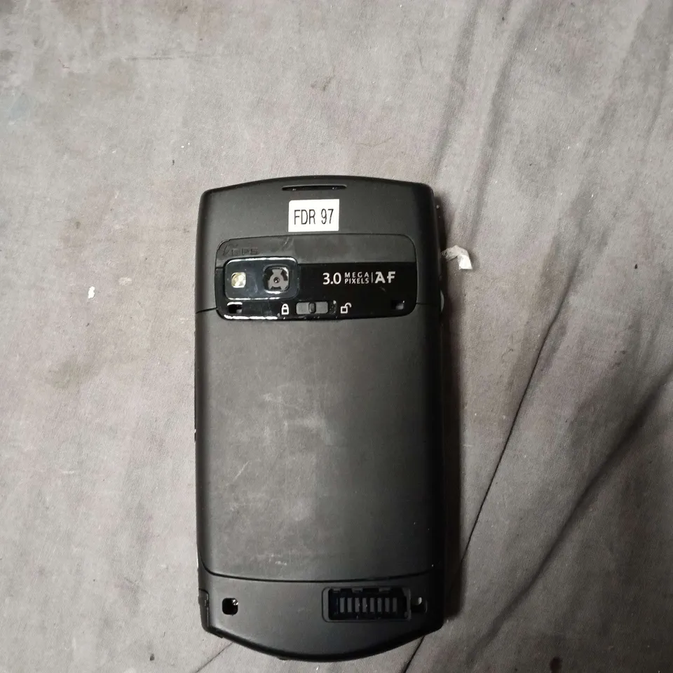 O2 MOBILE PHONE WITH 3.0MP AF CAMERA