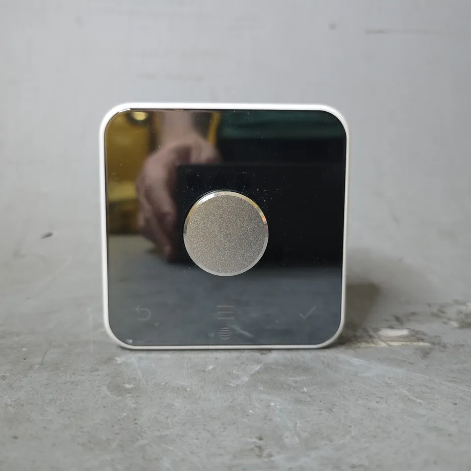 BOXED HIVE THERMOSTAT