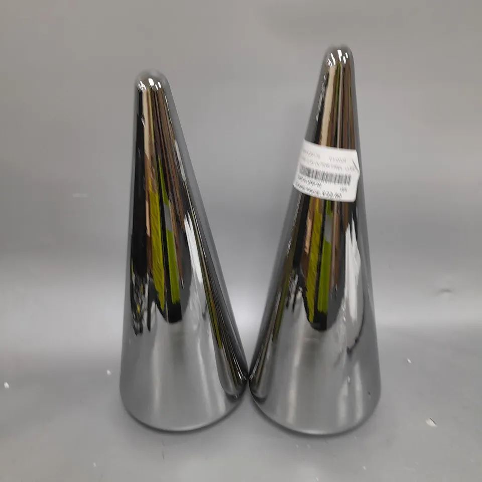 BOXED KELLY HOPPEN SET OF 2 INDOOR/OUTDOOR PRELIT GLASS DECOR - REFLECTIVE CONES