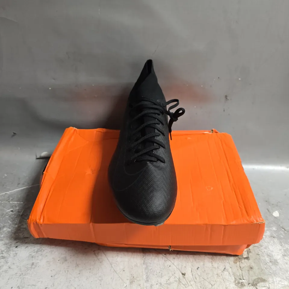 BOXED PAIR OF NIKE ZOOM MERCURIAL SUPERFLY 10 ACADEMY SG-PRO AC MEN'S FOOTBALL BOOTS BLACK - UK 10