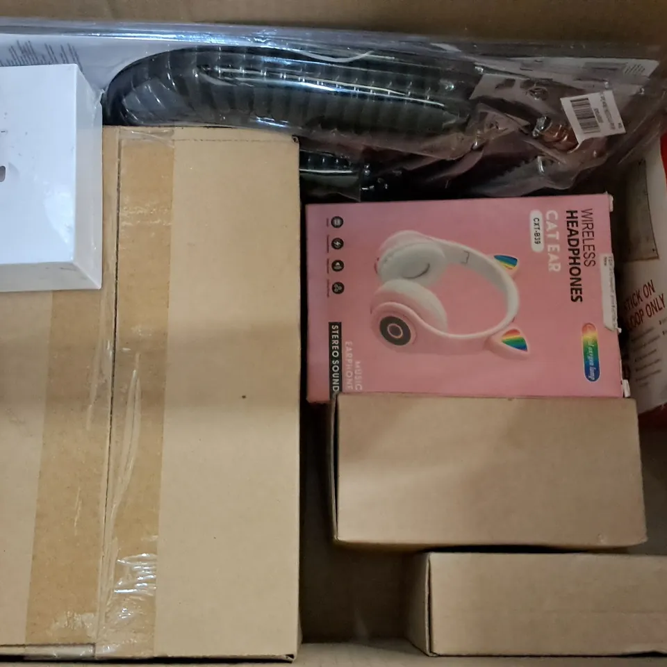 LOT OF 15 ASSORTED ITEMS TO INCLUDE RGB ALARM CLOCKS, RTMC60 AUDIO TAPE AND WIRELESS HEADPHONES