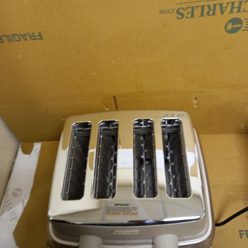 DELONGHI  SCOLPITO 4 SLICE TOASTER  RRP £139.99