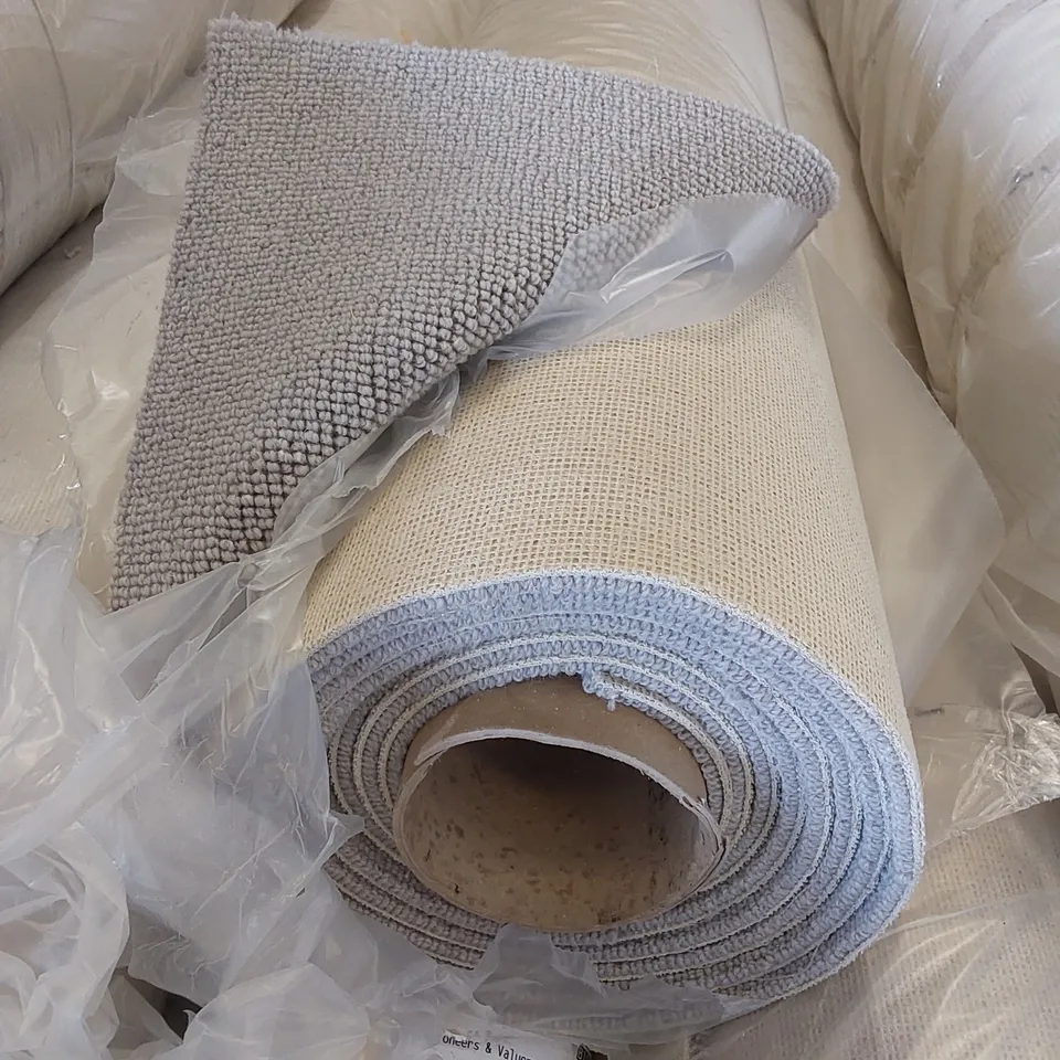ROLL OF QUALITY TUDOR CO-ORDINATES DRIZZLE CARPET // SIZE: APPROX 4 X 4.75m