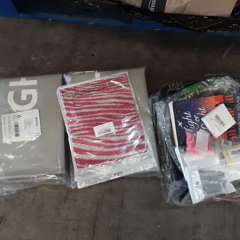 PALLET OF ASSORTED HOMEWARE ITEMS TO INCLUDE BOOKS, CALENDARS, STORAGE BOXES ETC