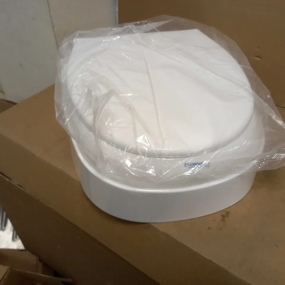 INVACARE AQUATEC TOILET SEAT RAISER