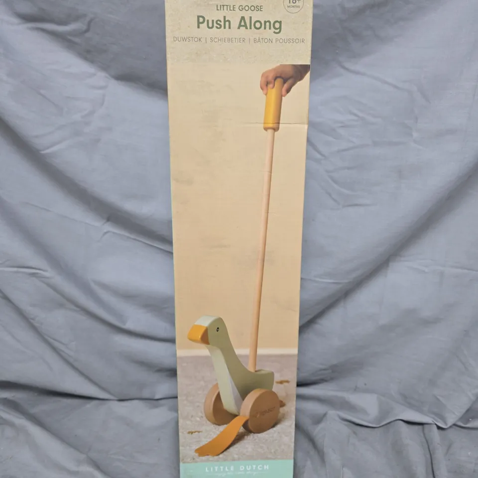 LITTLE GOOSE PUSH ALONG TOY – LITTLE DUTCH