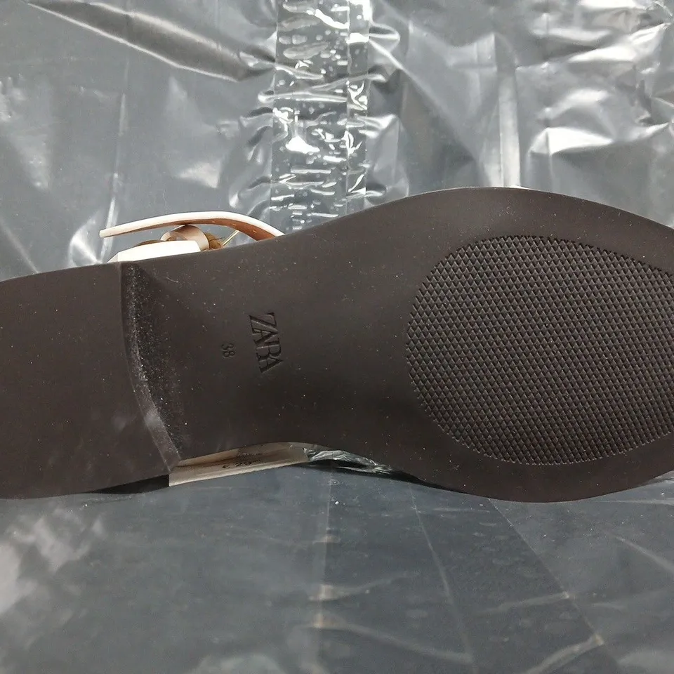PAIR OF ZARA SANDALS IN OFF WHITE SIZE EU 38