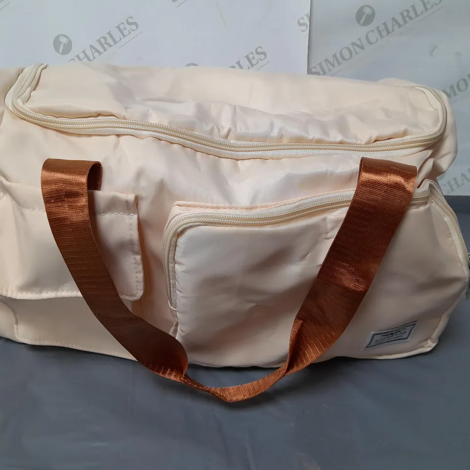 LARGE FIORETTO CREAM AND GOLD GYM BAG