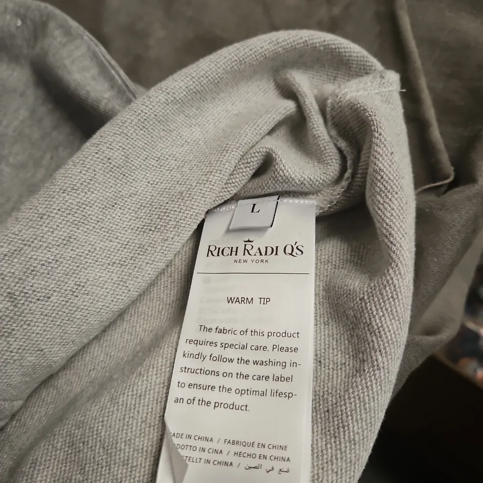 RICH RAD Q'S NEW YORK GRADIENT-COATED RHINESTONE KNIT TEE – GREY, UK SIZE L