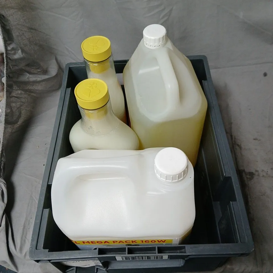 APPROXIMATELY 4 ASSORTED HOUSEHOLD LIQUID PRODUCTS TO INCLUDE FAITH IN NATURE BODY WASH 5L, COMFORT PURE MEGA PACK, ECO VER FABRIC SOFTENER 47 WASHES 