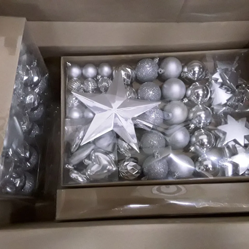 BOX CONTAINING APPROXIMATELY 7 BRAND NEW 60 SILVER BAUBLE PACKS