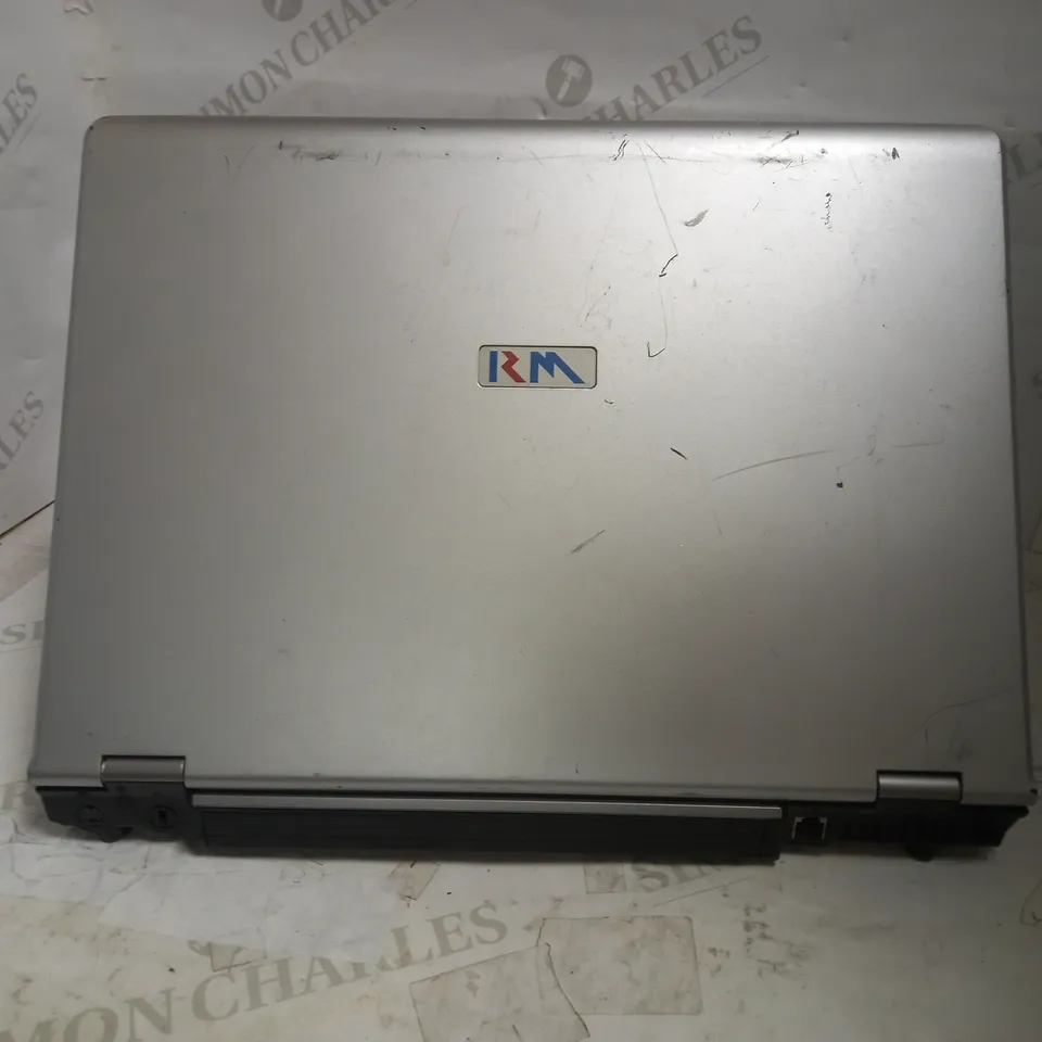 RM EL81 15" LAPTOP
