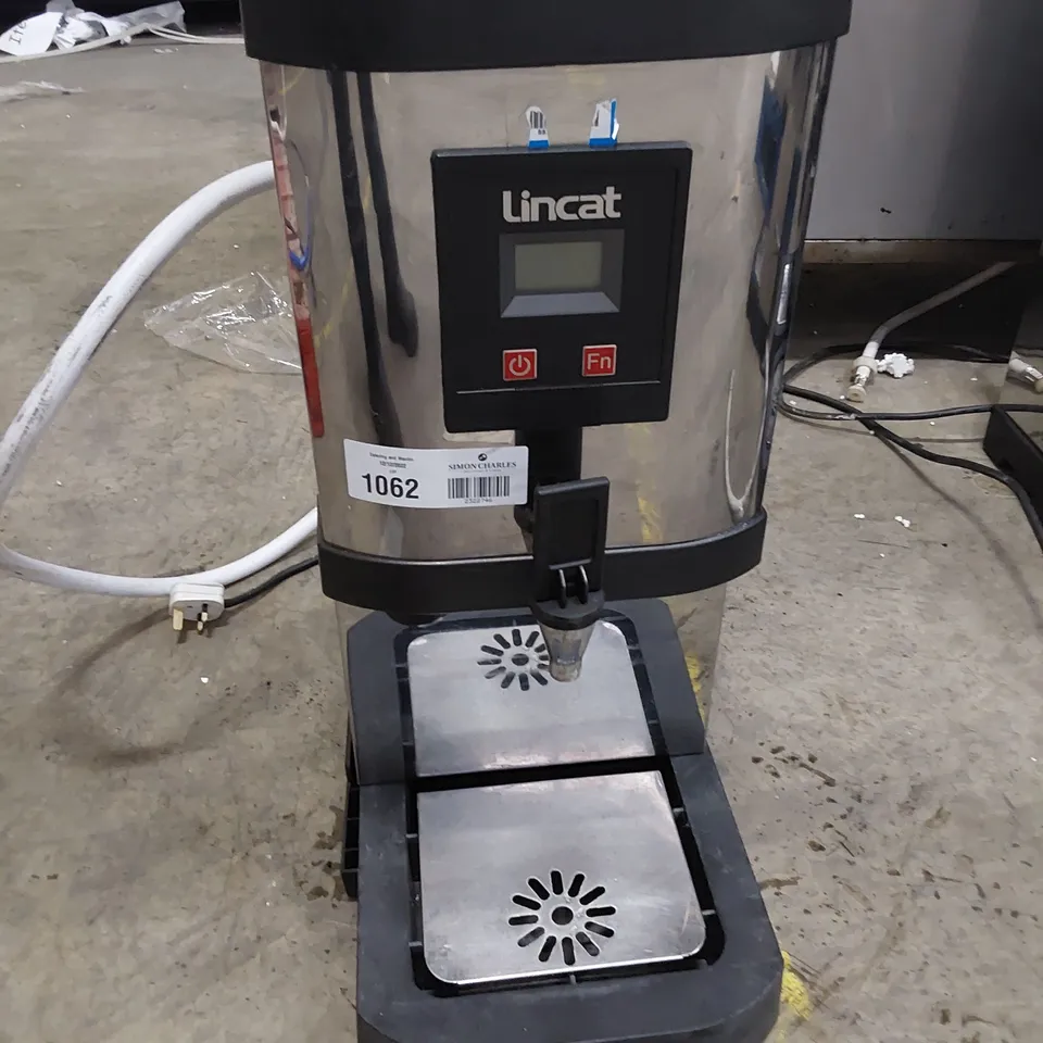 LINCAT ELECTRIC WATER HEATER EB3F
