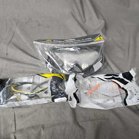 APPROXIMATELY 25 ASSORTED SAFETY GLASSES IN VARIOUS STYLES 
