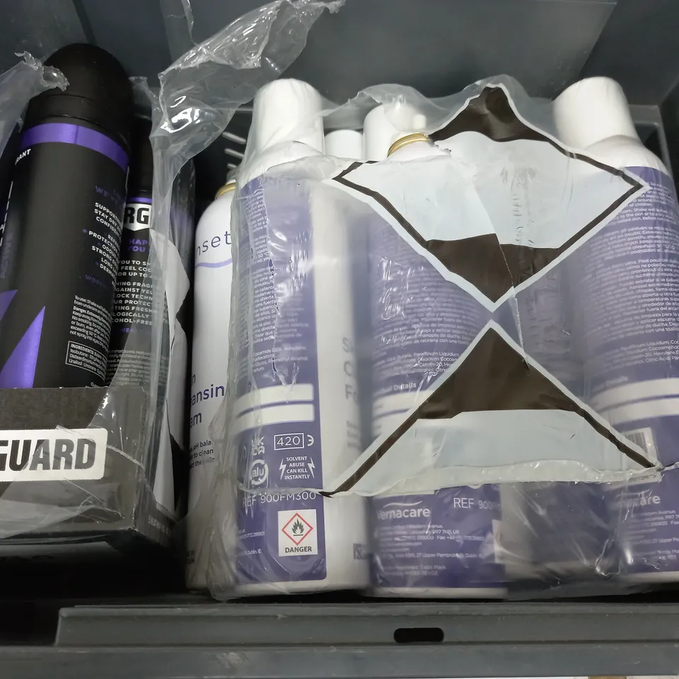 BOX OF APPROX 10 ASSORTED AEROSOLS TO INCLUDE - RIGHT GUARD ACTIVE - SENSET SKIN CLEANSING FOAM