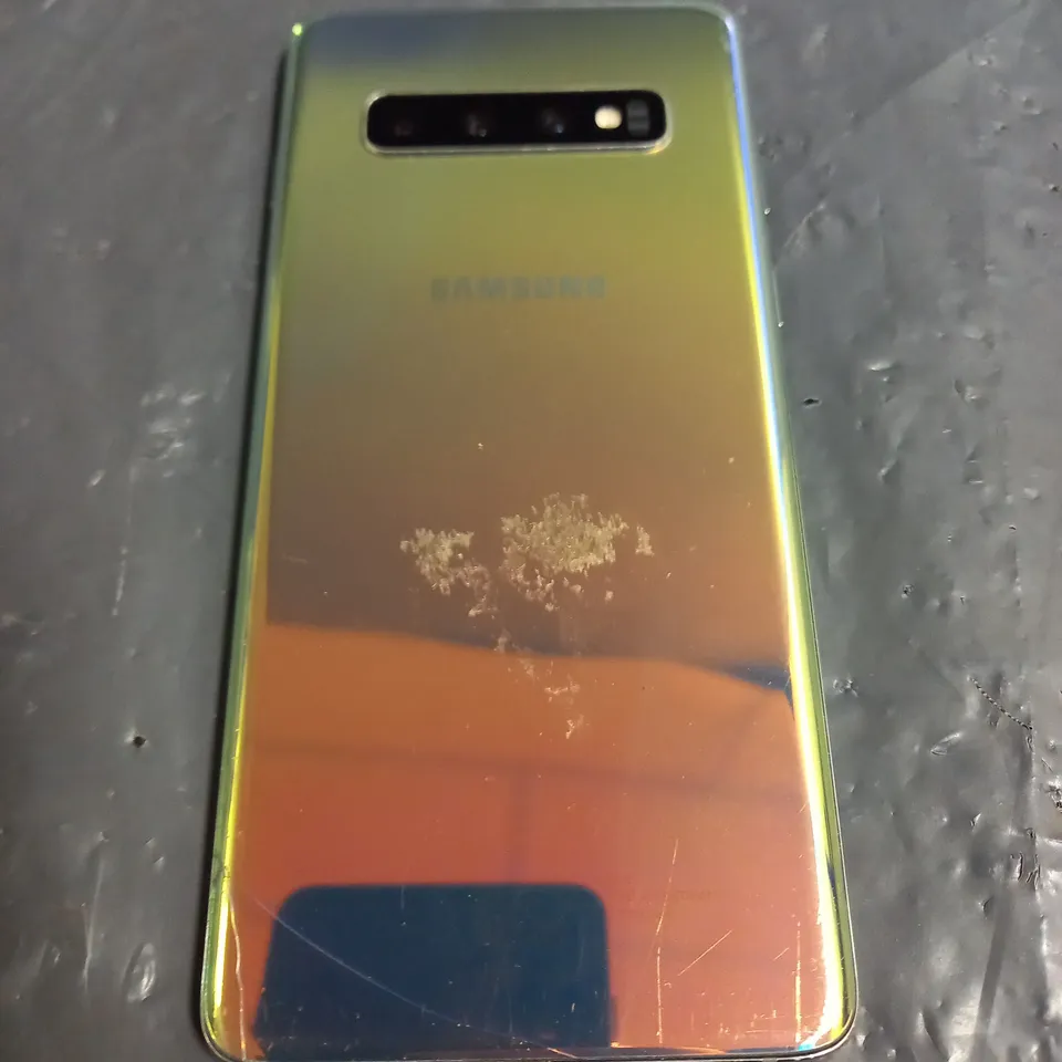 SAMSUNG GALAXY S10 SMARTPHONE