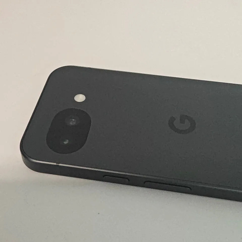 BOXED GOOGLE PIXEL 10A 5G 128GB IN OBSIDIAN
