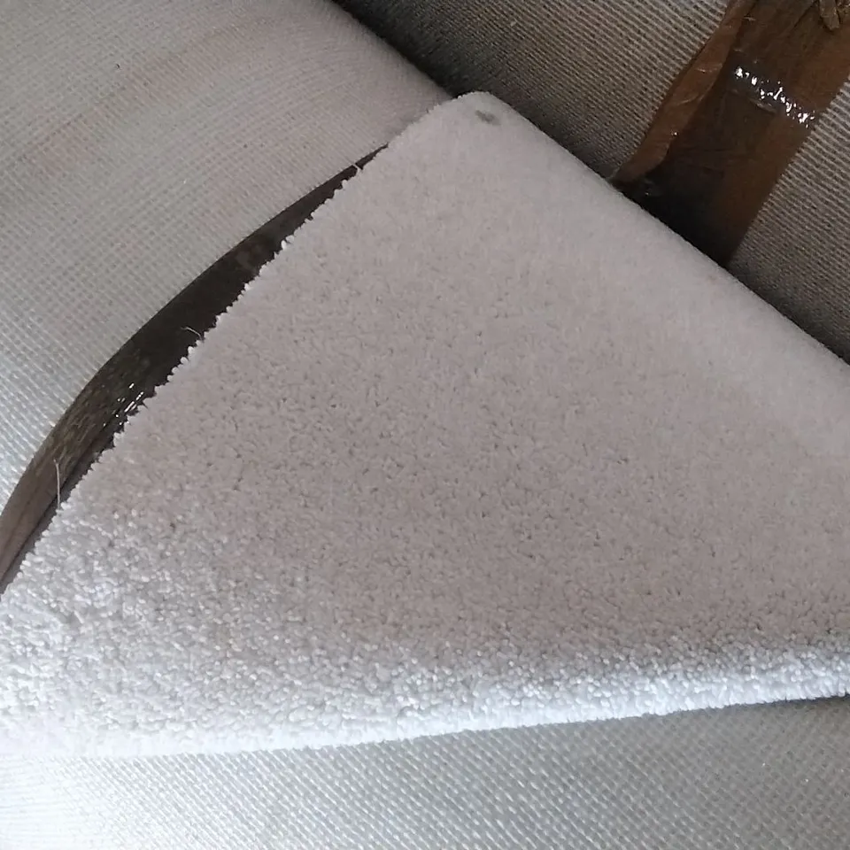 ROLL OF DIMENSION PLAINS 50OZ WHITE CREAM CARPET APPROXIMATELY 4M X 14.6M