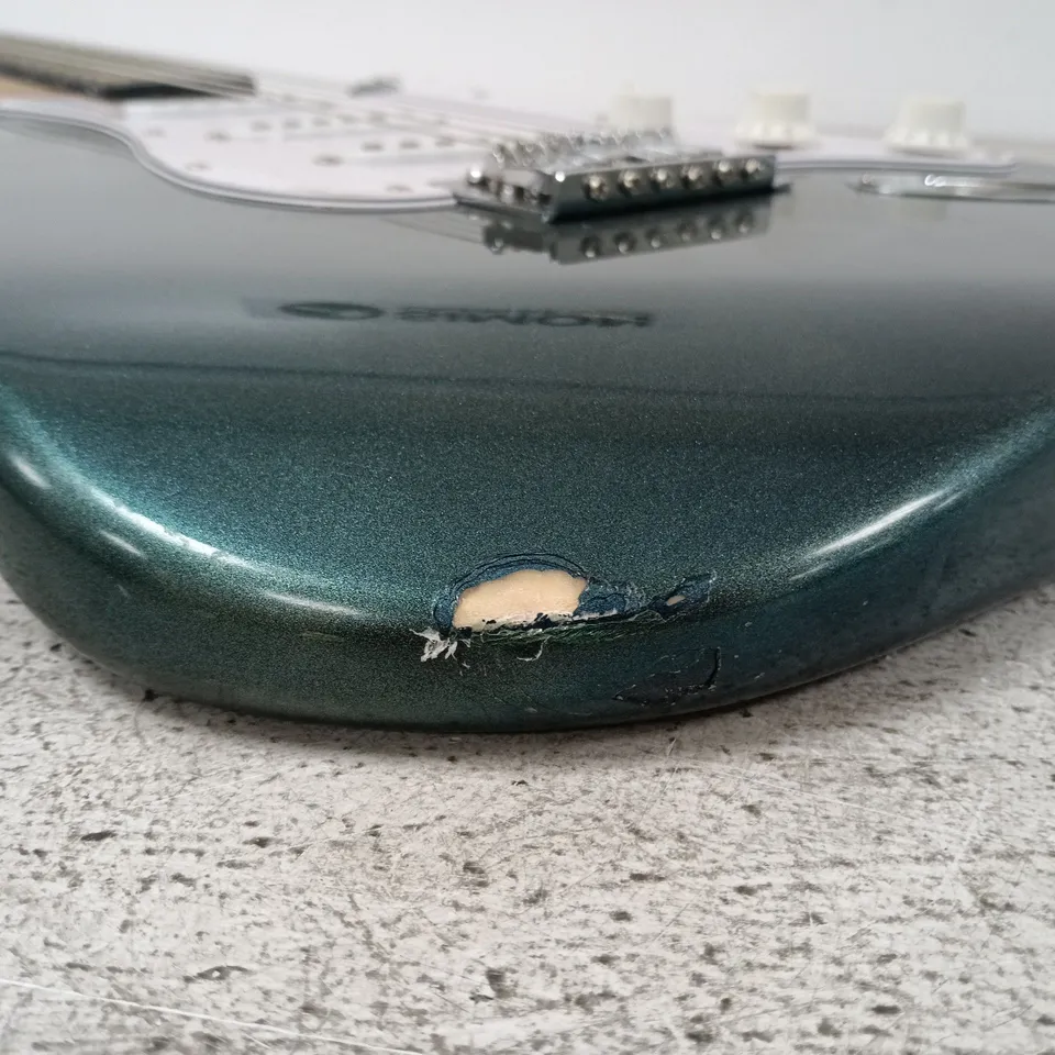 MAX MUSIC ELECTRIC GUITAR – STRAT-STYLE, TEAL METALLIC BODY