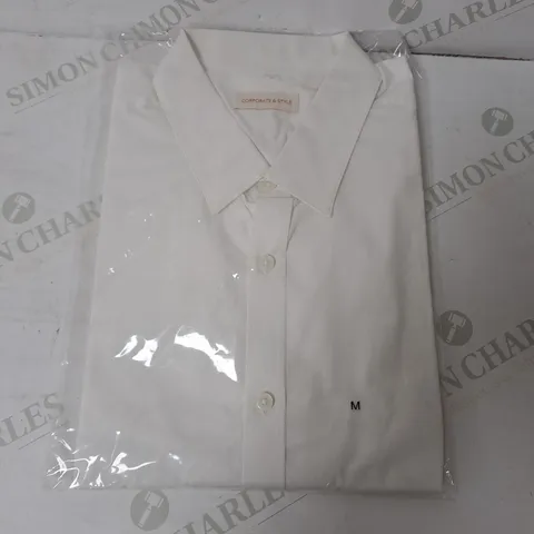 SEALED SET OF 5 BRAND NEW CORPORATIVE STYLE WHITE SHIRTS - MEDIUM