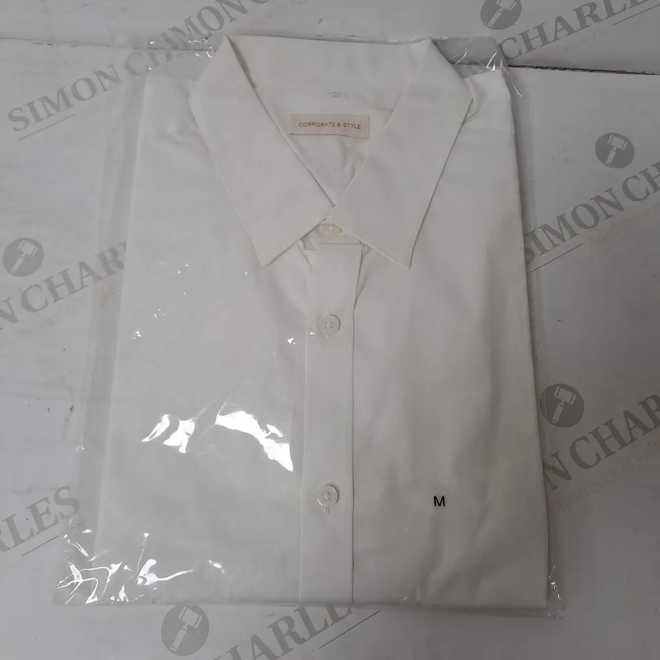 SEALED SET OF 5 BRAND NEW CORPORATIVE STYLE WHITE SHIRTS - MEDIUM