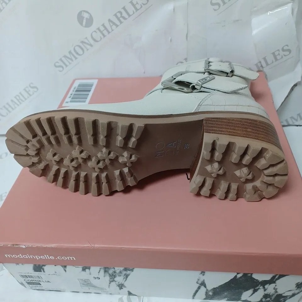BOXED MODA IN PELLE CORNELIA BIKER BOOTS, CREAM - SIZE 6