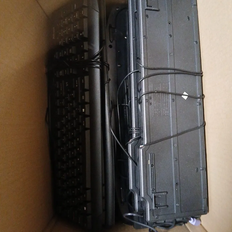 APPROXIMATELY 8 ASSORTED WIRED KEYBOARDS IN VARIOUS BRANDS