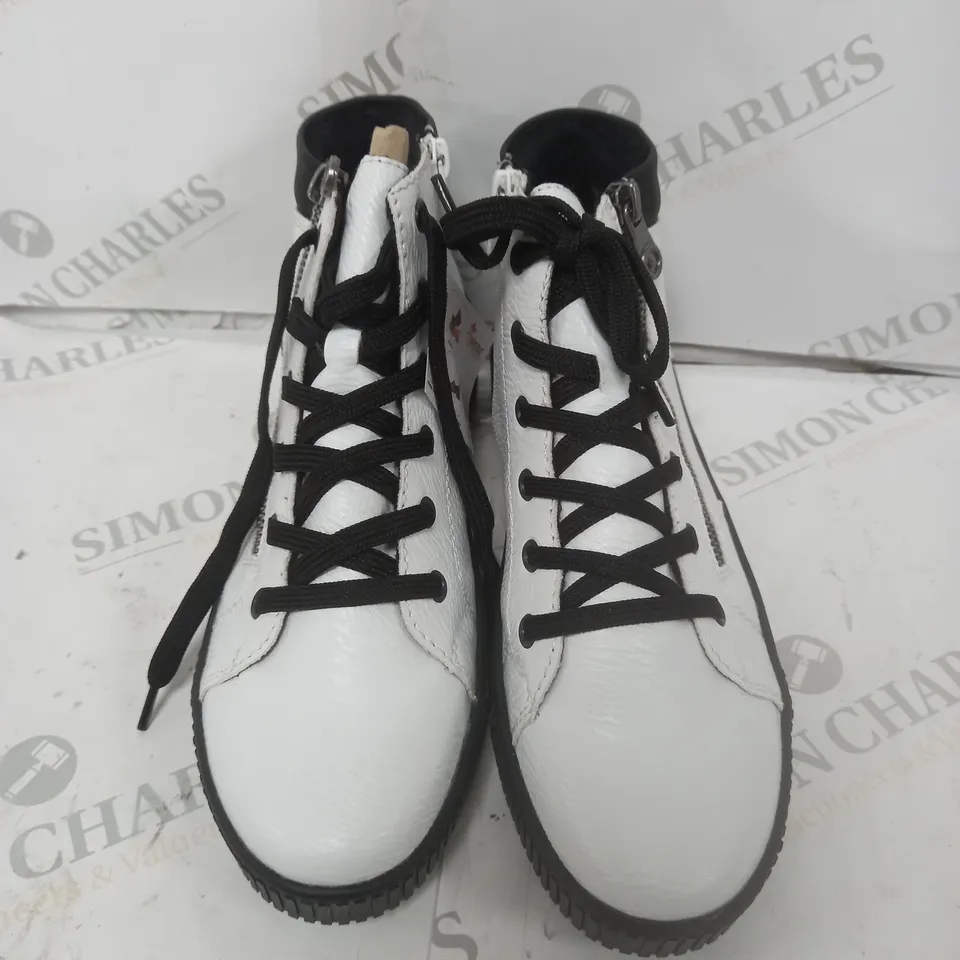 BOXED RIEKER ANTISTRESSTRAINER HIGH TOP TRAINER CUFF WHITE SIZE 6.5