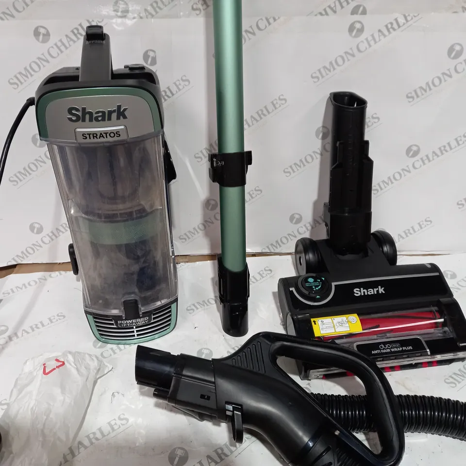 SHARK STRATOS UPRIGHT VACUUM CLEANER WITH PET-TOOL & CAR KIT NZ860UK - COLLECTION ONLY