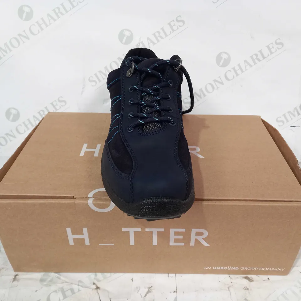 BOXED PAIR OF HOTTER TRAINERS IN NAVY/BLUE UK SIZE 7