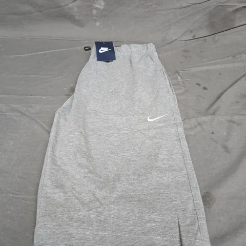 NIKE GREY CASUAL SHORTS - XL