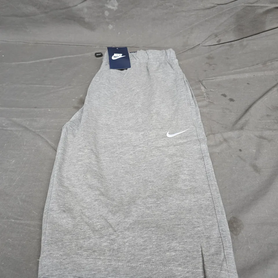 NIKE GREY CASUAL SHORTS - XL