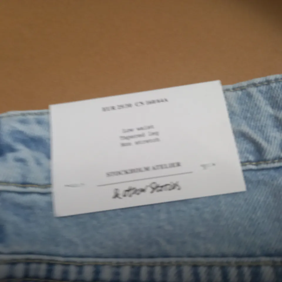 & OTHER STORIES LOW WAIST TAPERED LEG JEANS - 25/30